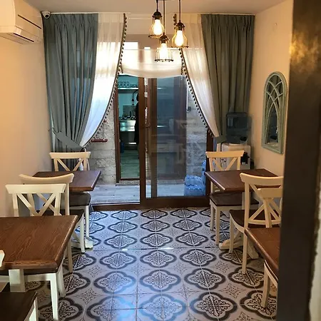 Ayshe Ξενοδοχείο *